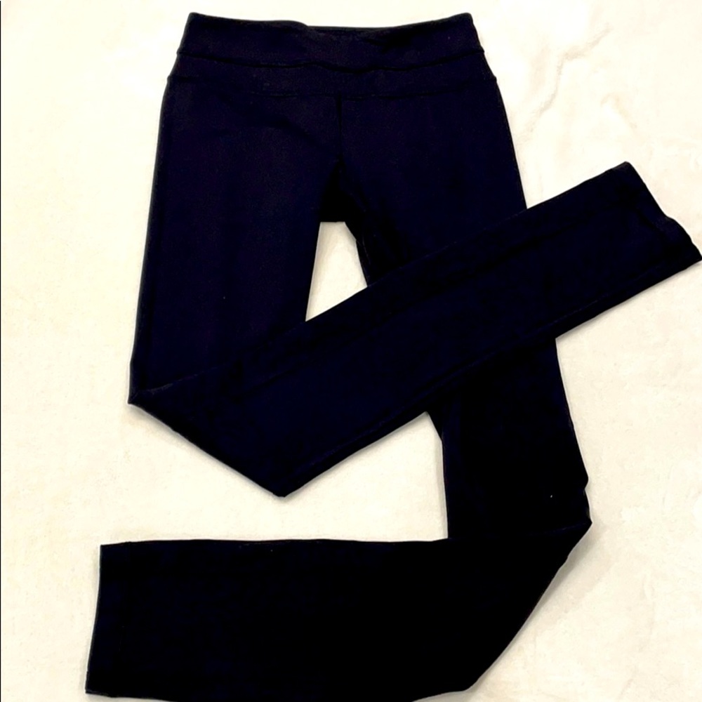 Lululemon black Groove pant, size 4 - LONG